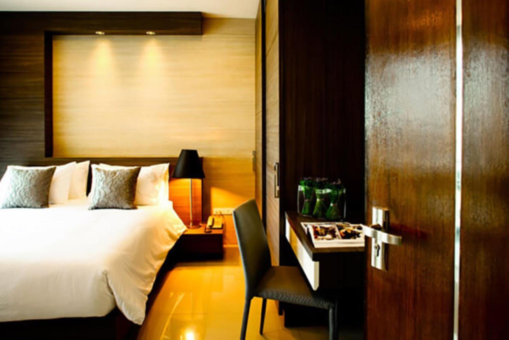 Crystal Suites Suvarnbhumi Airport Bangkok Exterior photo