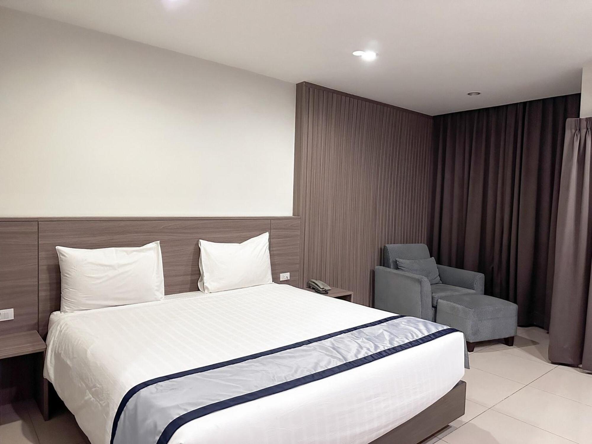 Crystal Suites Suvarnbhumi Airport Bangkok Exterior photo